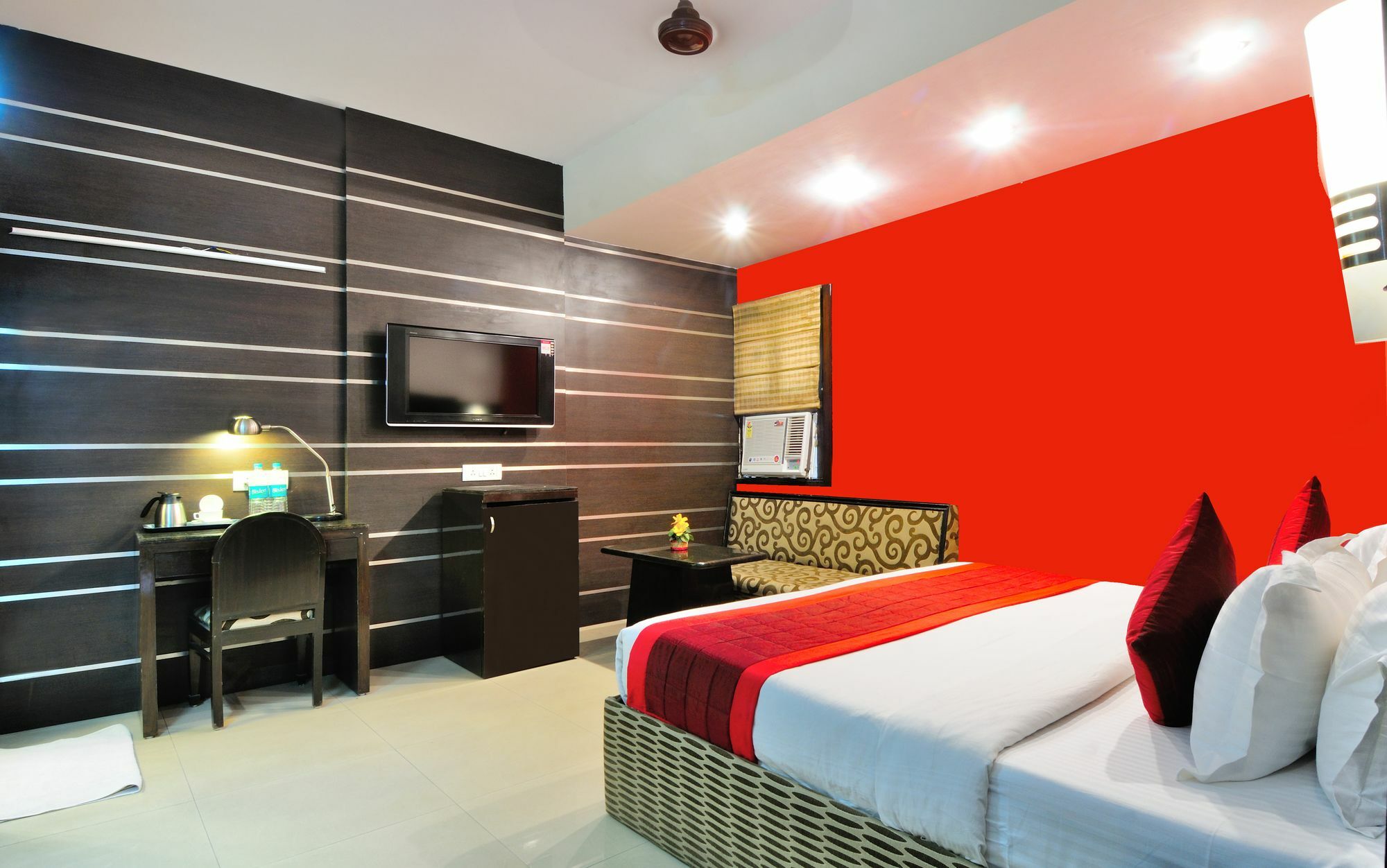 Oyo 13541 Otani Hotel Delhi  Exterior photo